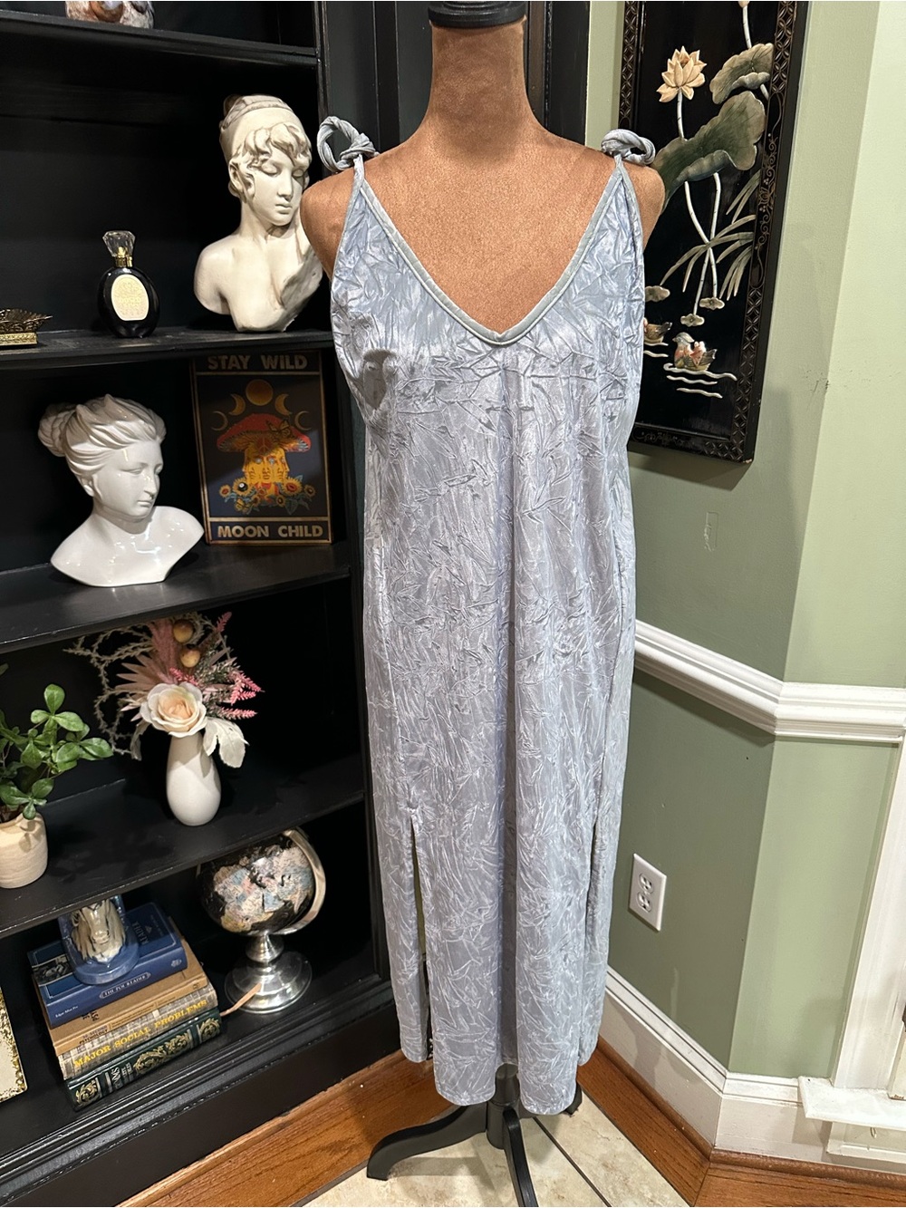Urban Renewal Remnants Tie-Shoulder Velvet Midi Dress Size Medium